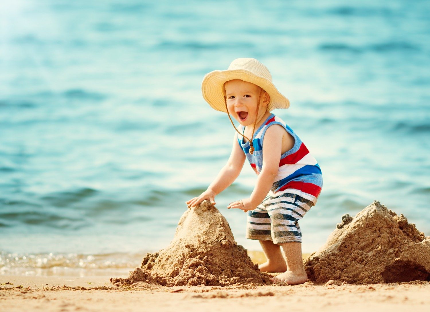 Những lưu ý khi lựa chọn kem chống nắng cho bé đi biển?